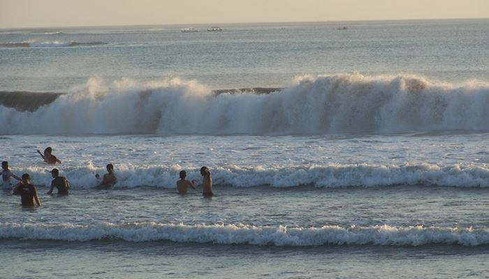 Pantai Kuta Obyek Wisata Terkenal Di Bali Sewa Mobil Di